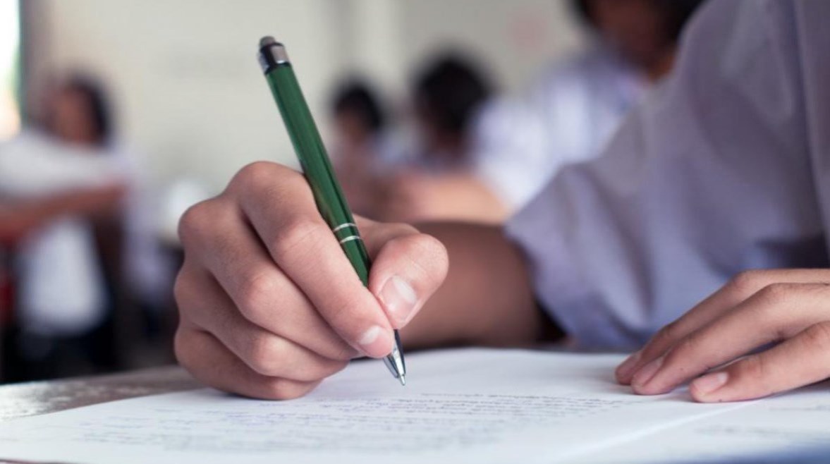 مراجعة انجليزي أولى ثانوي الترم الثاني pdf 2026